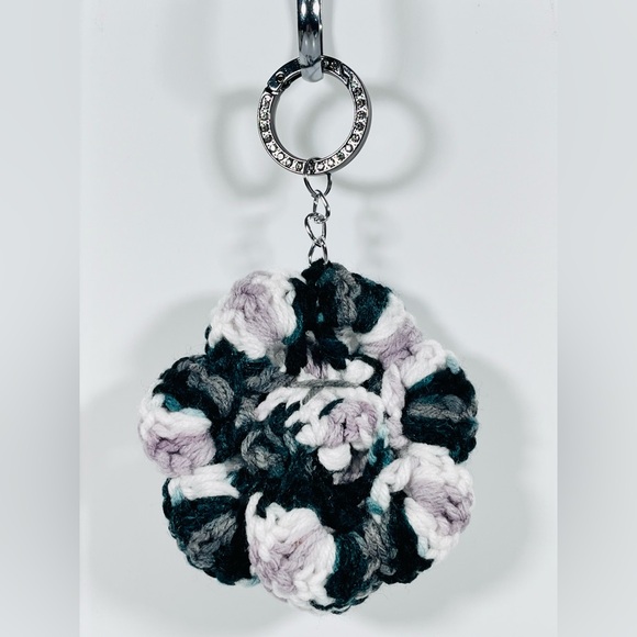 Marble Crochet Flower Bag Charm - Picture 3 of 5